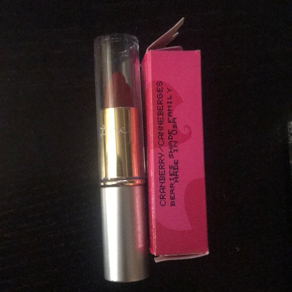 Cranberry color Mary Kay signature lipstick